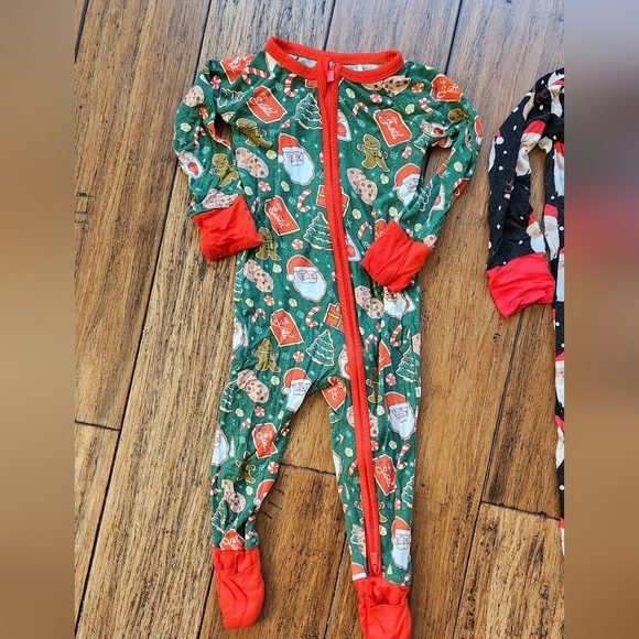 Bums and Roses and Kiki and Lulu Christmas Footies 6-12months - Picture 3 of 10